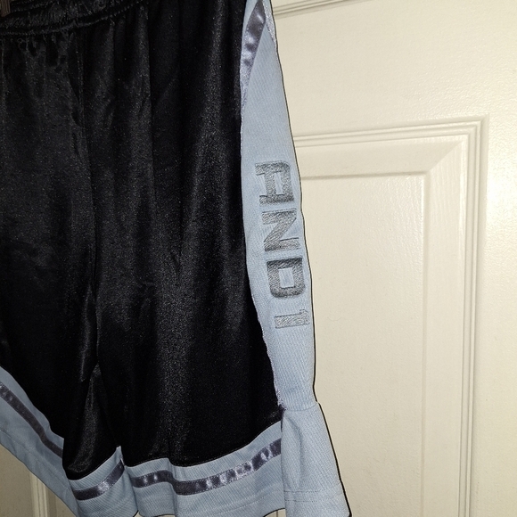 Andi men's shorts size large - Picture 6 of 6